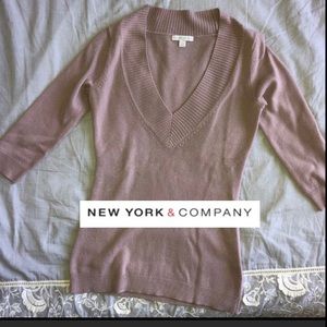 💚NY&Co Fitted Plunge Sweater